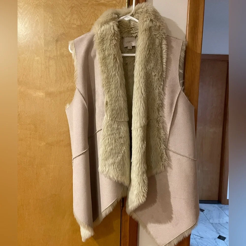 Loft Fur lined vest - Picture 1 of 3